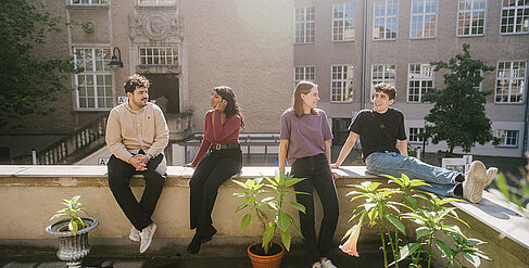 Students on Treskowallee Campus