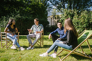 Students on Treskowallee campus